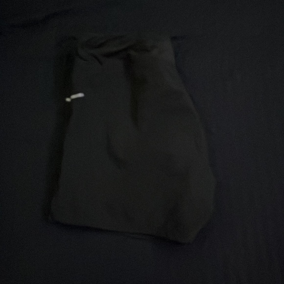 athletic shorts - Picture 3 of 4